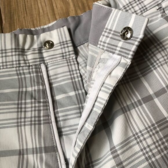 Nike True Performance Dri-Fit Plaid Golf Shorts Size 30 - Picture 4 of 5